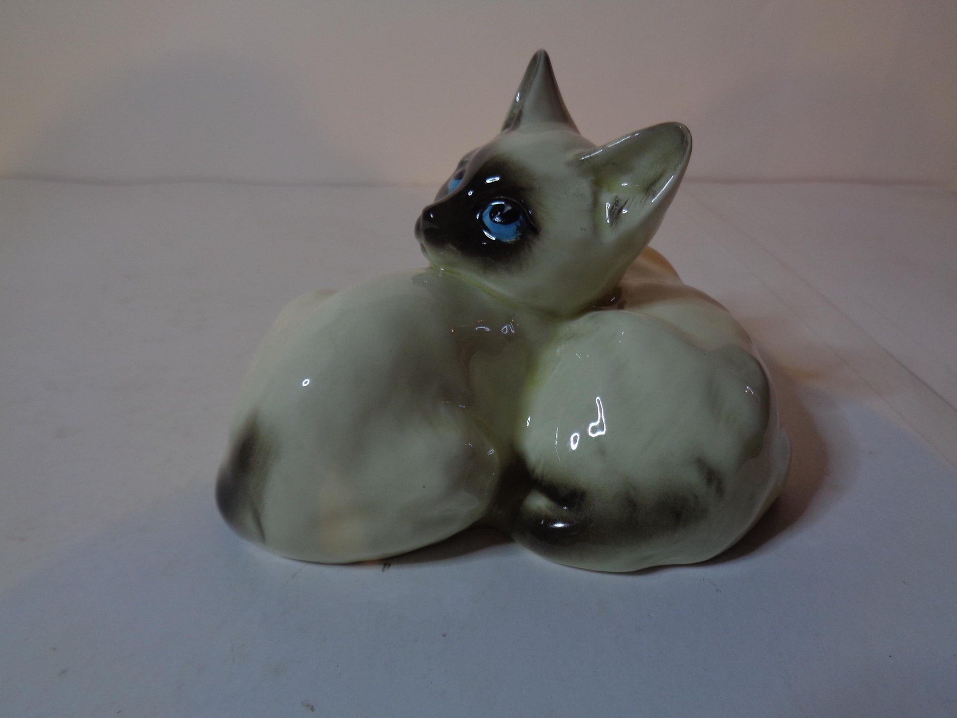 Royal Doulton Cat - Siamese Kittens - Curled Together number K1296