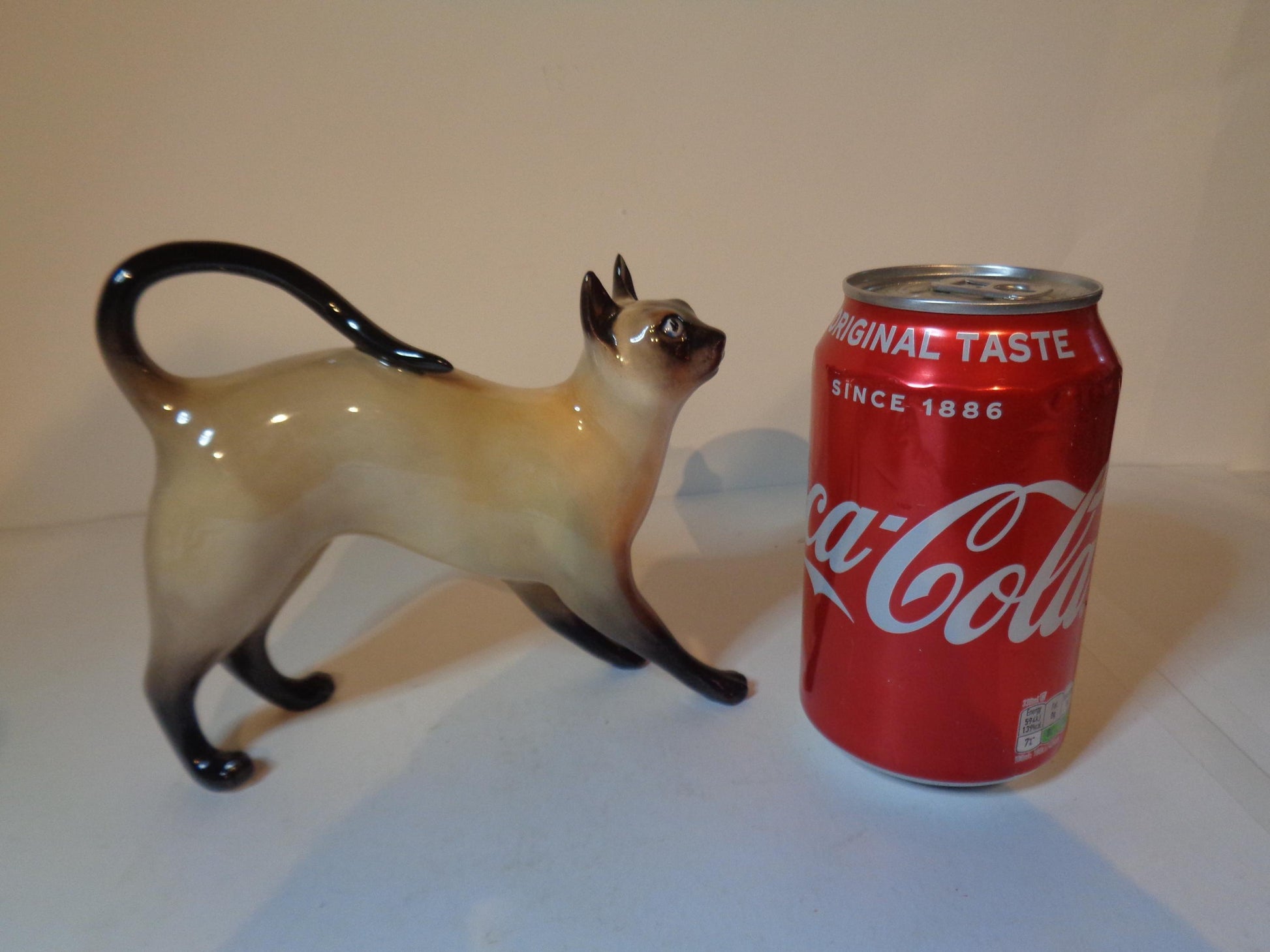 Royal Doulton Cat - Siamese Cat Standing- number HN 2660