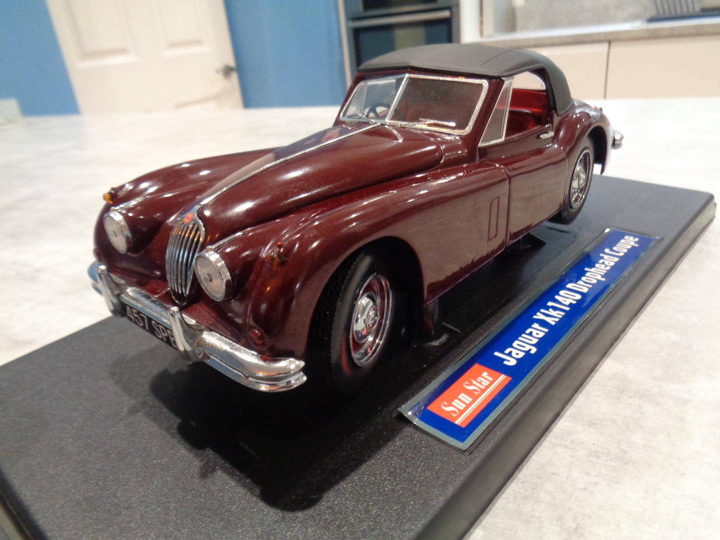 Sun Star Jaguar XK140 Drophead Coupe 1/18 Diecast model No3202