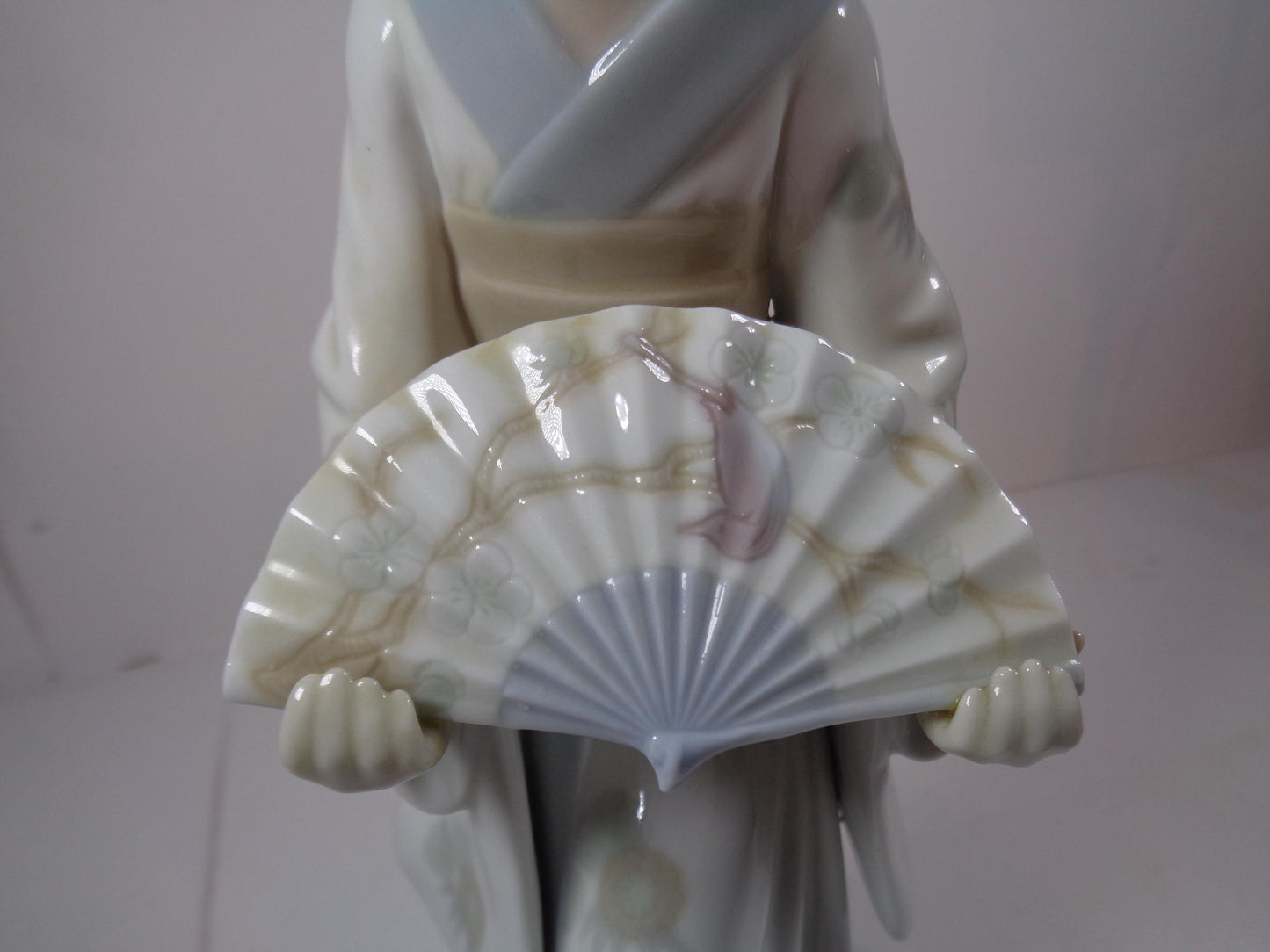 NAO by Lladro Chinese Lady with Bird Fan 10.5 inches tall