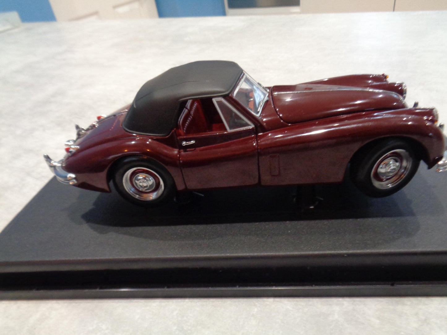 Sun Star Jaguar XK140 Drophead Coupe 1/18 Diecast model No3202