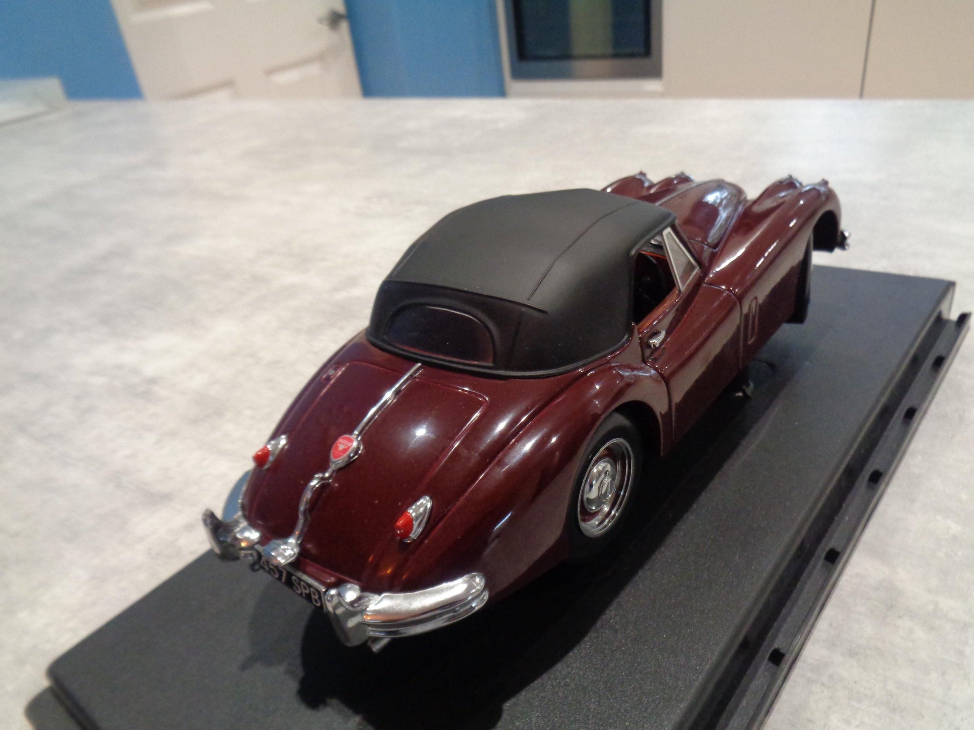 Sun Star Jaguar XK140 Drophead Coupe 1/18 Diecast model No3202