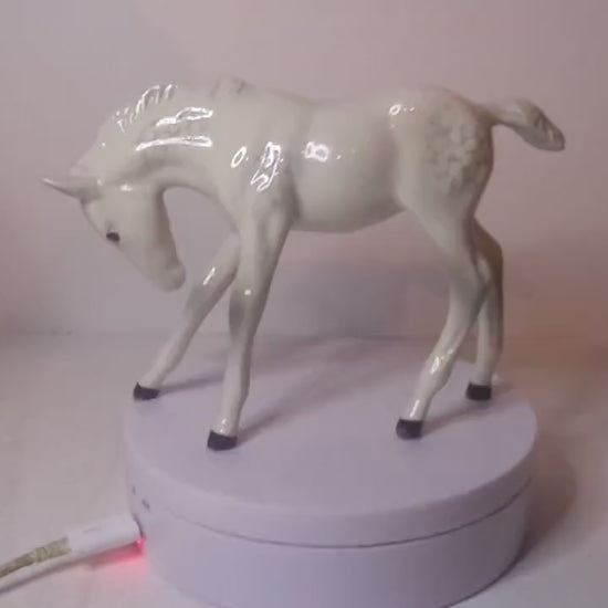 Beswick Foal ( Large Head Down ) No 947 Grey