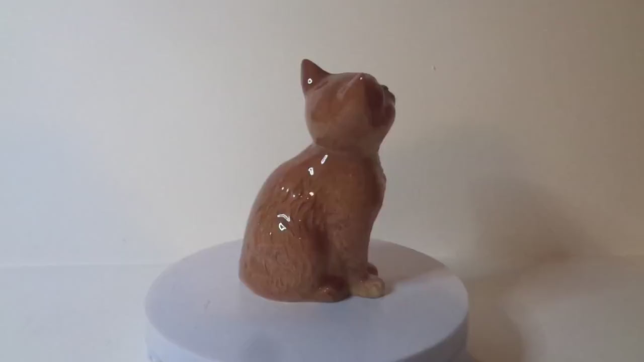 Beswick Seated Ginger Persian Kitten number 1886