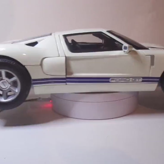 Motor Max Ford GT Massive 1/12 Scale Diecast Model